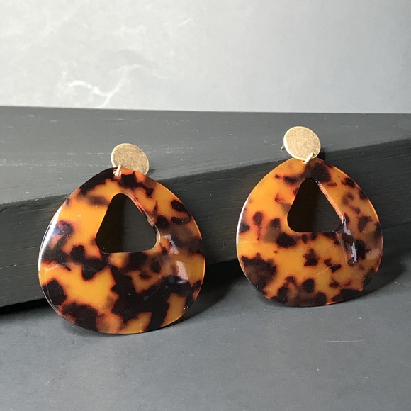 🆑 Modified Triangle Tortoise Drop Earrings - Picture 4 of 8
